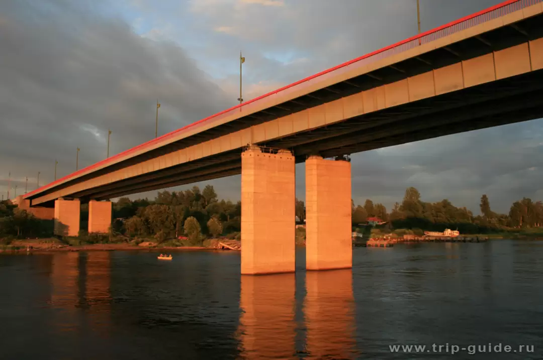 Ладожский мост через Неву Ладожский мост через Неву