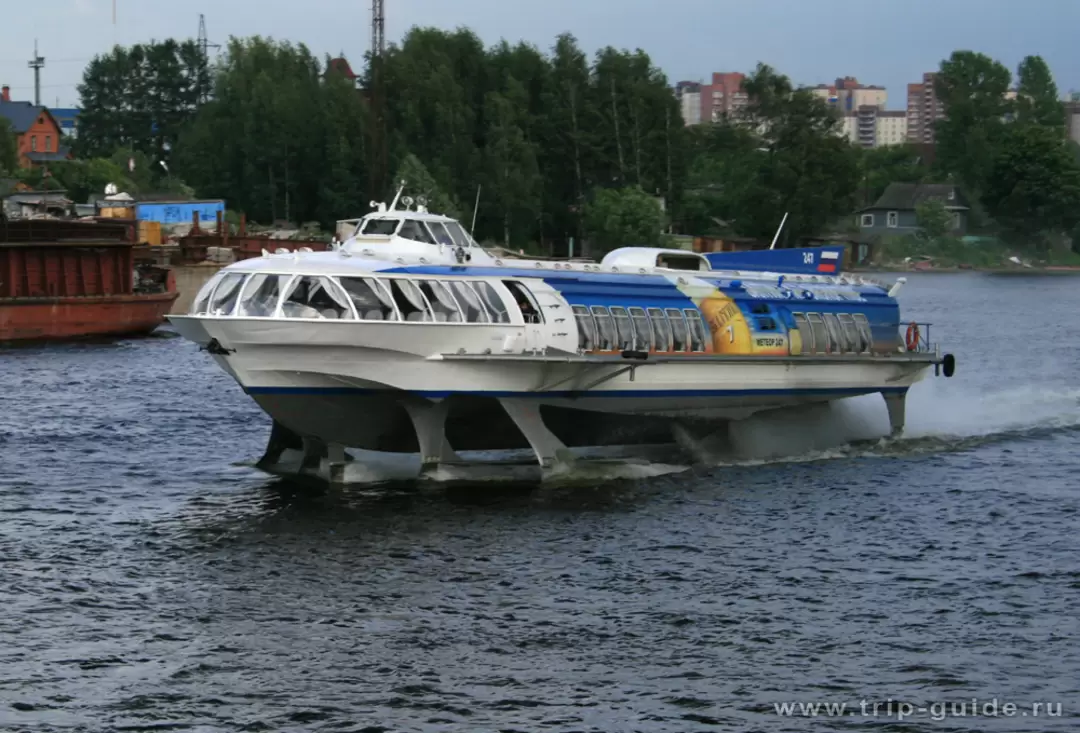 «Метеор 247» на Неве «Метеор 247» на Неве