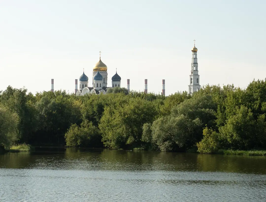 Николо-Угрешский монастырь в городе Дзержинск в Московской области Николо-Угрешский монастырь в городе Дзержинск в Московской области