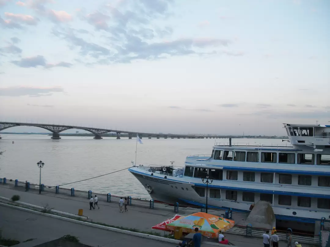 У Саратова, 2015 год У Саратова, 2015 год