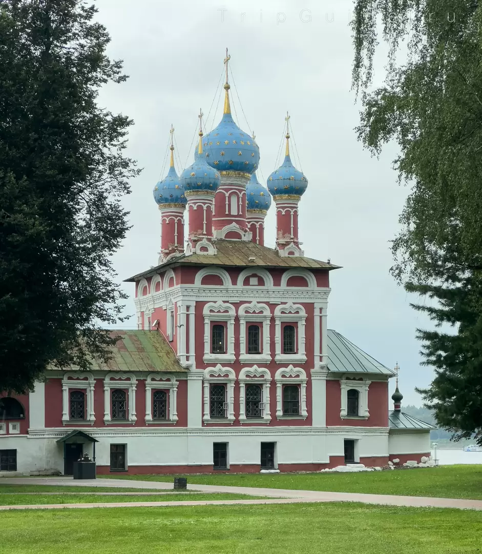 Церковь царевича Дмитрия на Крови в Угличе Церковь царевича Дмитрия на Крови в Угличе