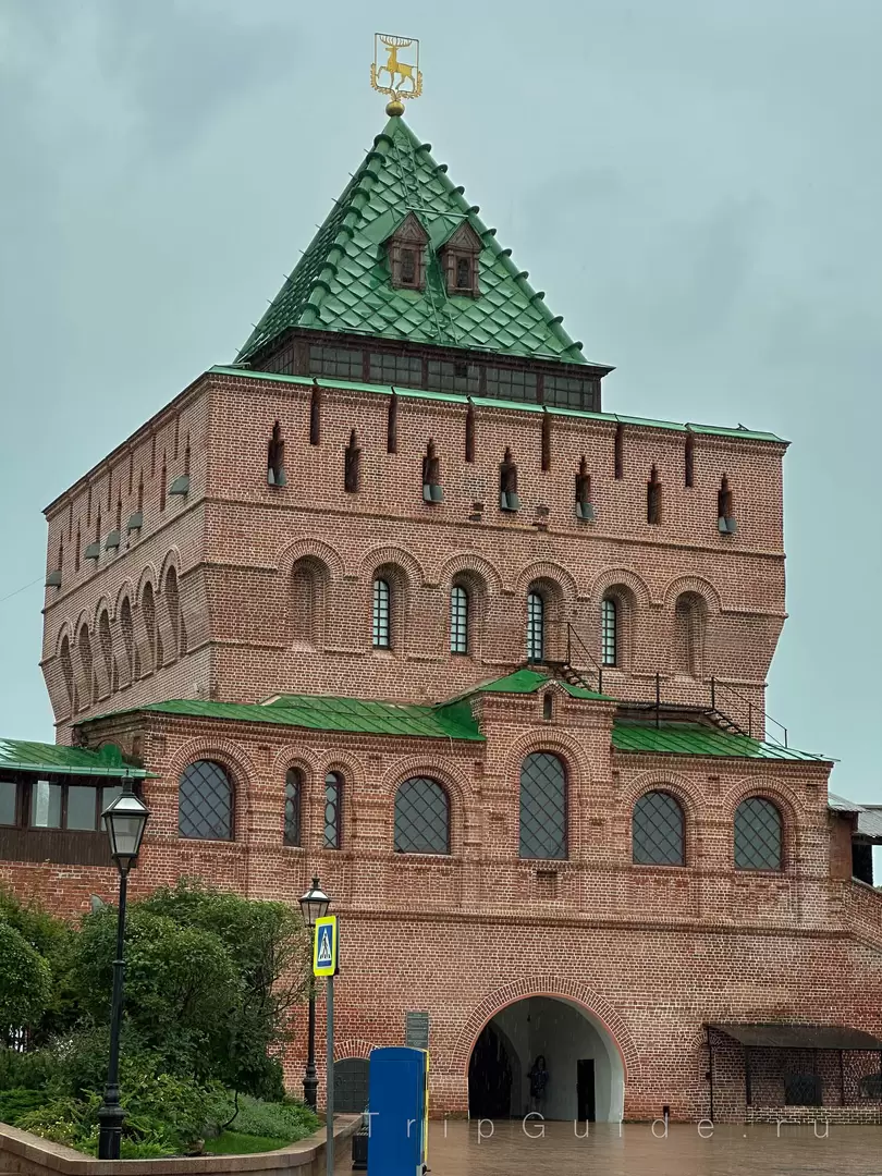 Дмитриевская башня, кремль Нижнего Новгорода Дмитриевская башня, кремль Нижнего Новгорода