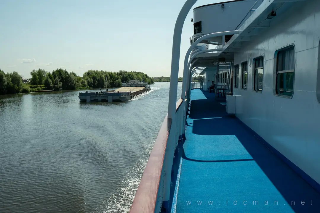 Обгоняем баржу с песком Обгоняем баржу с песком