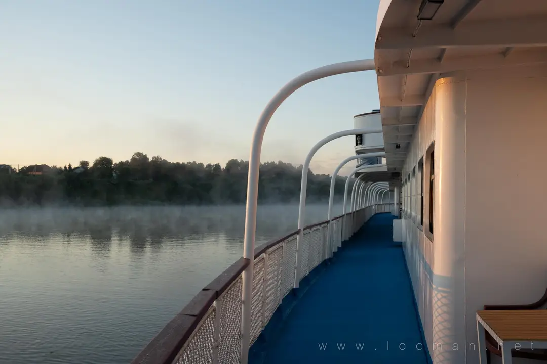 Палуба и туман Палуба и туман