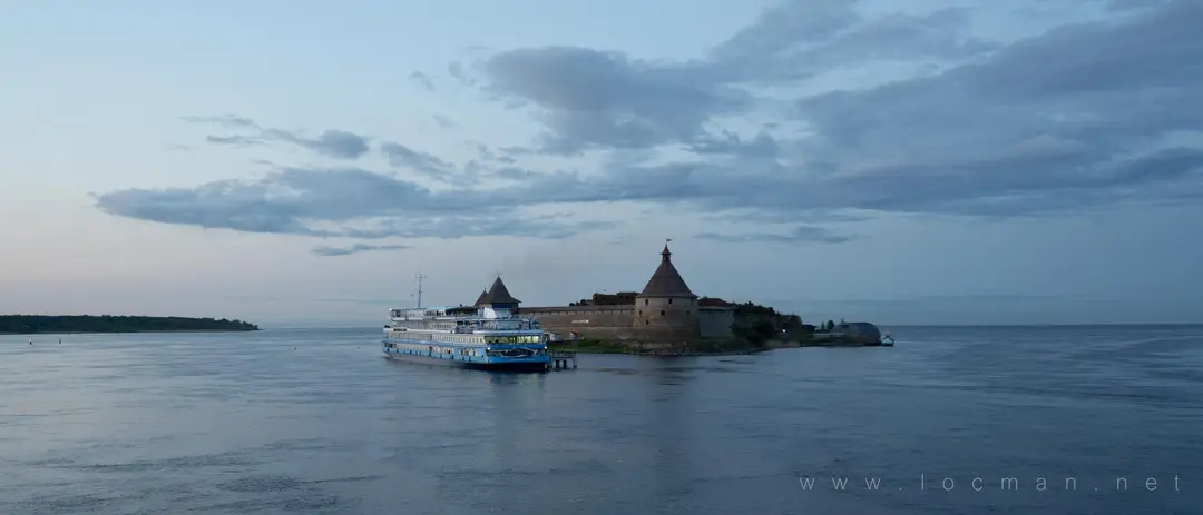 Место, где начинается Нева Место, где начинается Нева