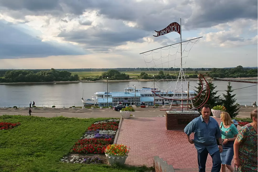 Теплоход «Бородино» прибыл в Павлово