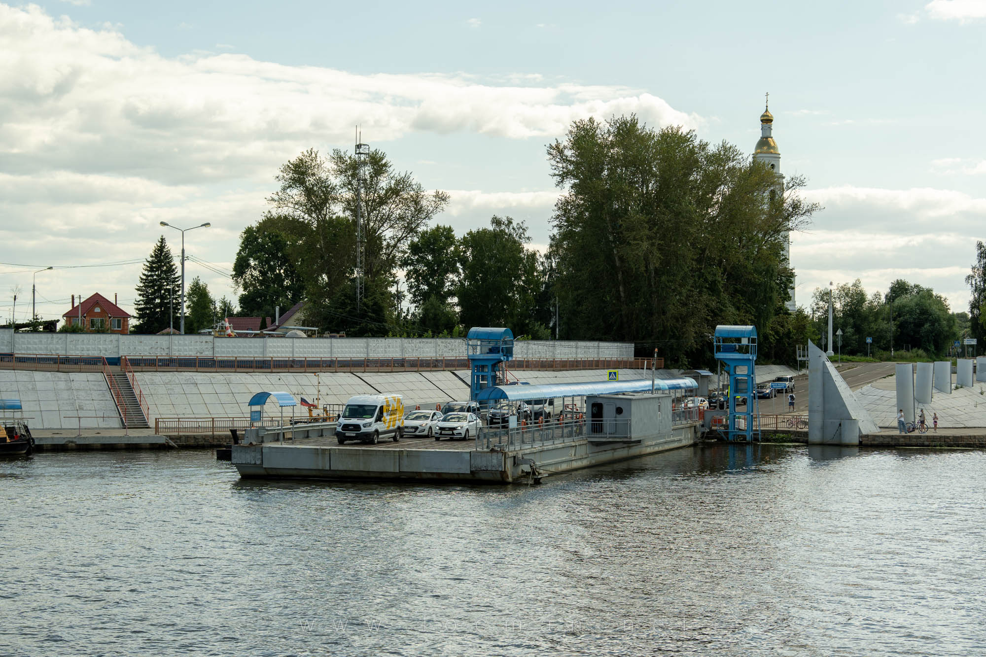 Паром в Дединово (правый берег)