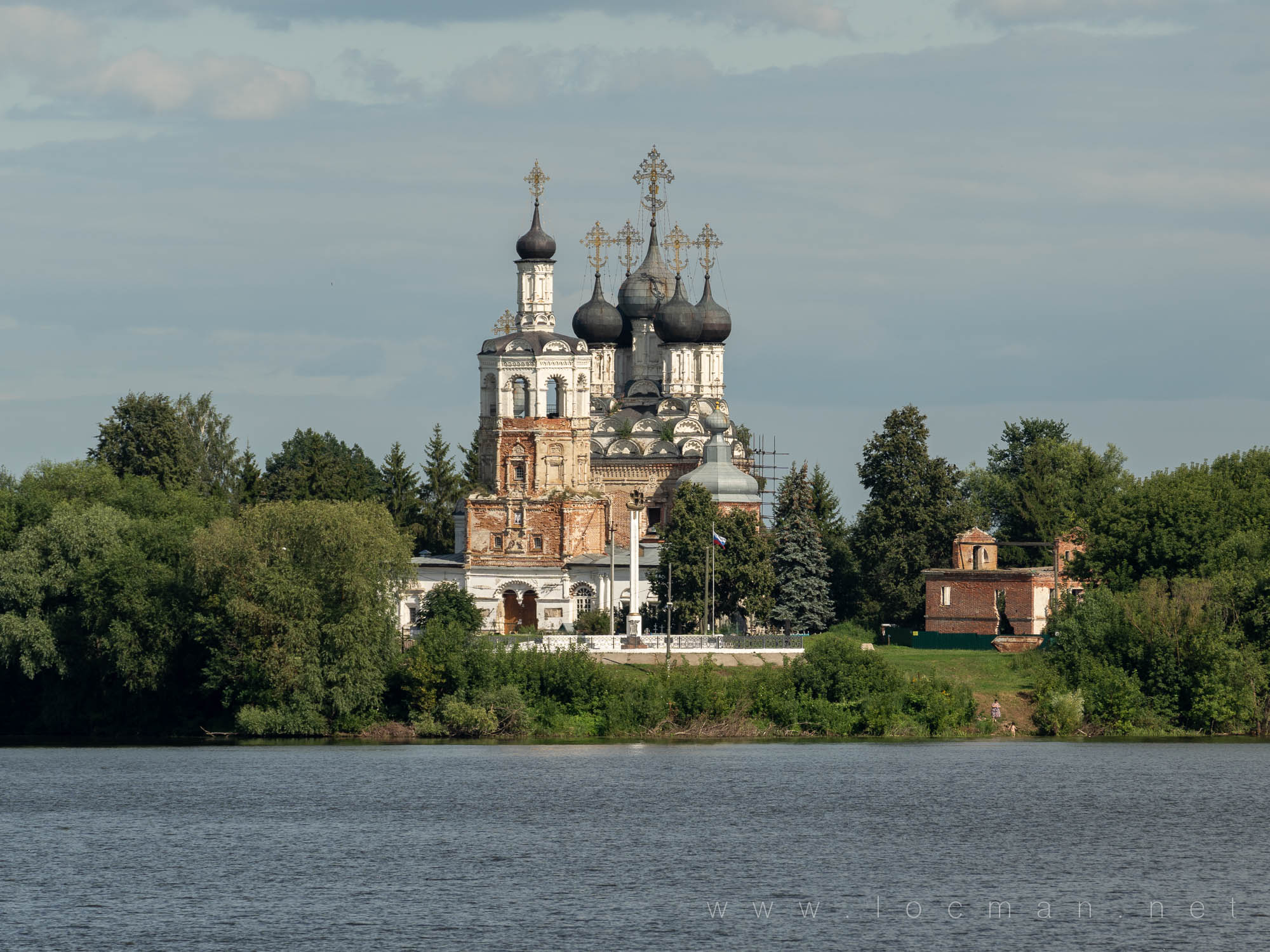 Троицкая церковь в Дединово