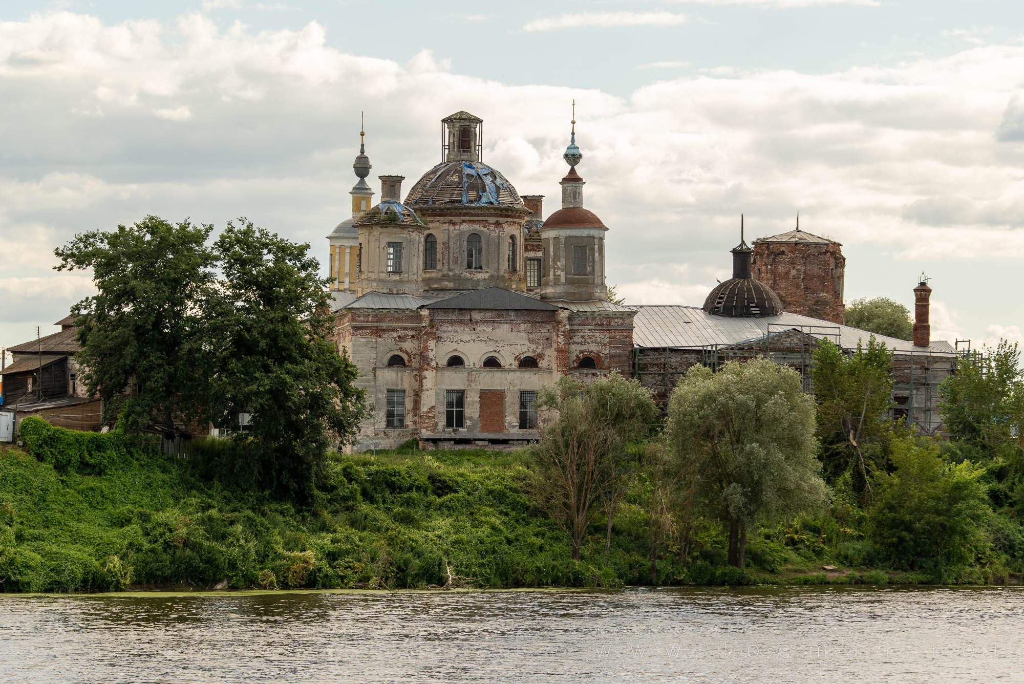 Воскресенская церковь, Ловцы, Московская область