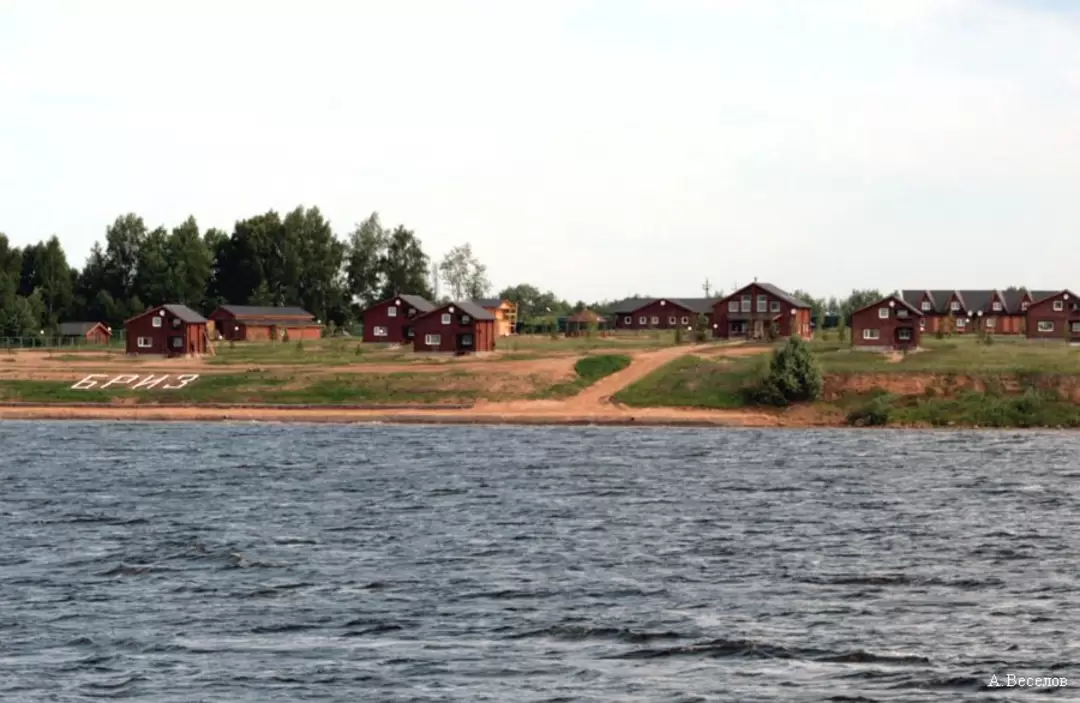 Село на берегу волги. Коттеджный поселок Волга Волга. Река Волга КП. Деревня Заболотная берег берег Волги.