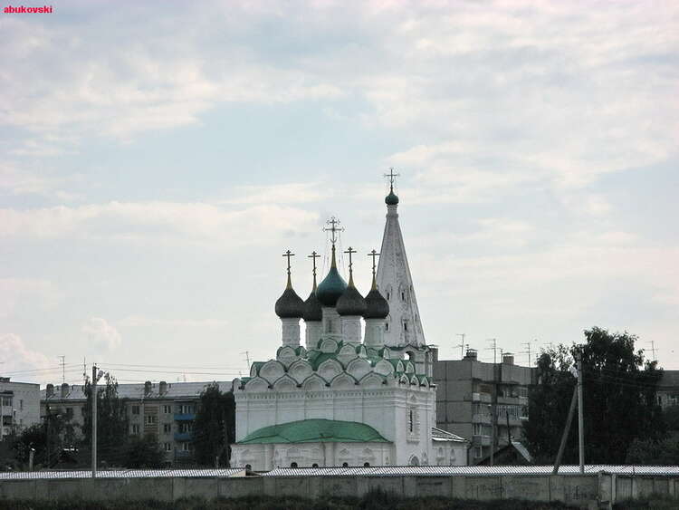 Церковь на берегу волги