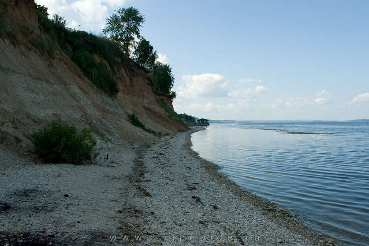 Каменистый берег волги