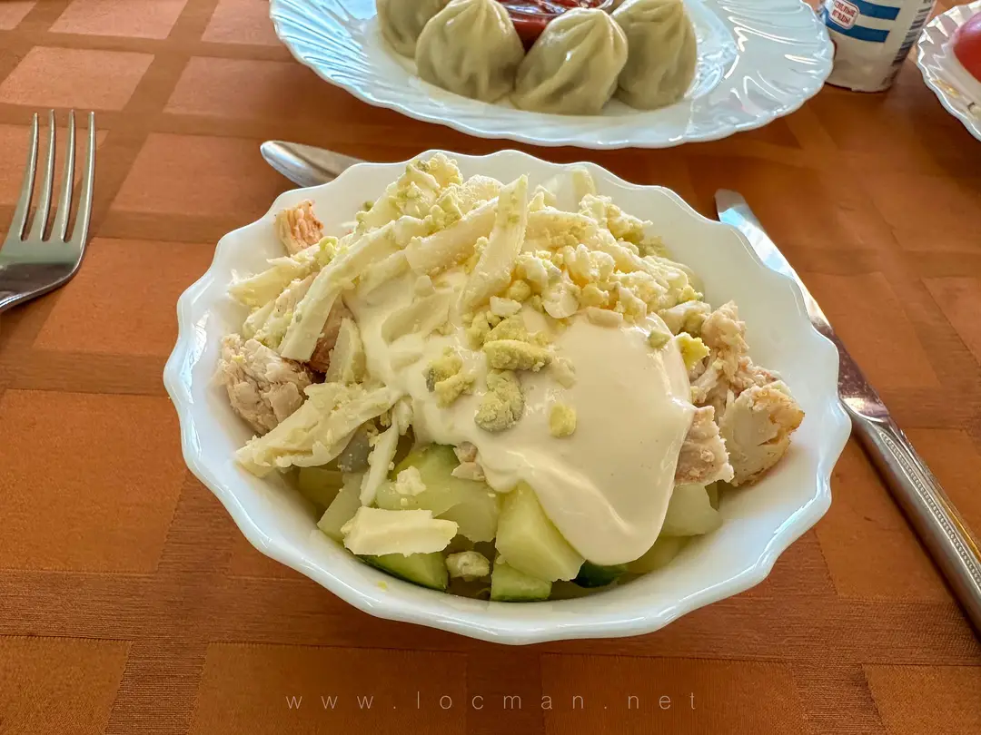 Салат Столичный с филе куриной грудки, ресторан на теплоходе «Сергей Образцов» Салат Столичный с филе куриной грудки, ресторан на теплоходе «Сергей Образцов»